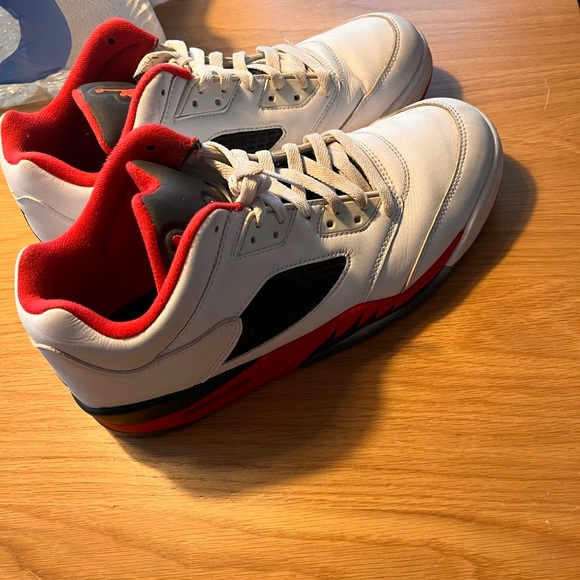Air Jordan 5 Retro “Fire Red” - Picture 2 of 4